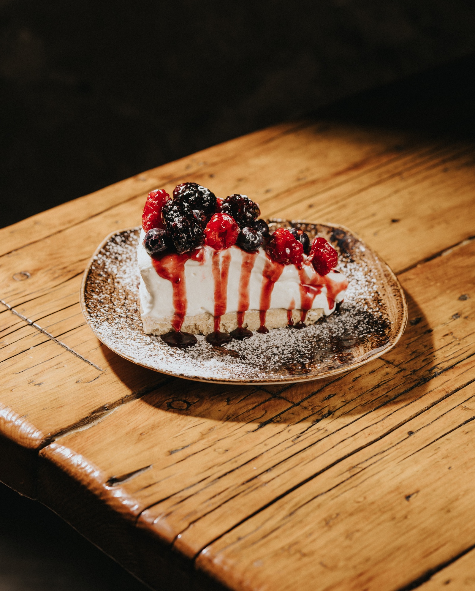 Cheesecake ai frutti di bosco del ristorante B-53