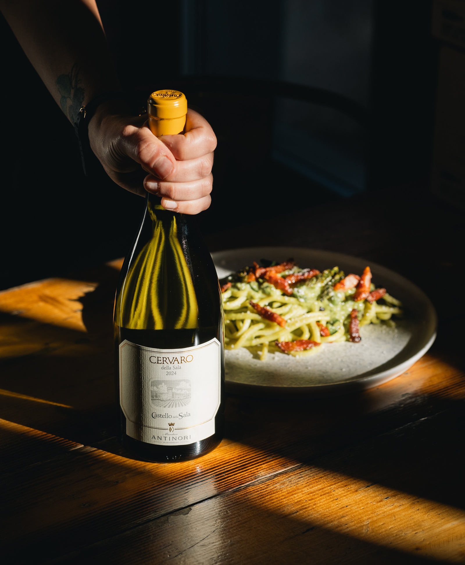 Piatto e vino del ristorante B-53